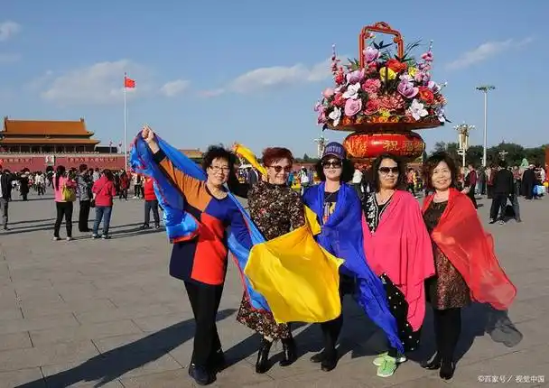 中年女性拍照,如何摆脱大妈感,记住这几个动作 穿搭,美翻了