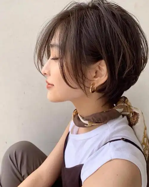 女生潮短发发型