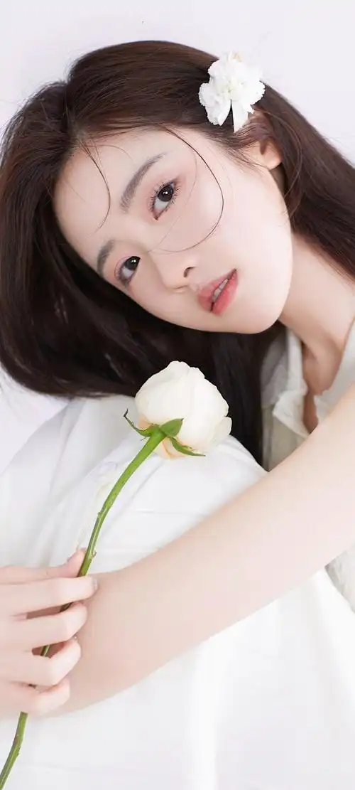 如何找高清美女壁纸? - 知乎