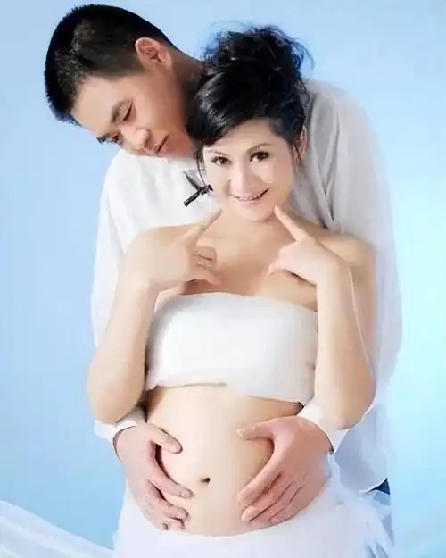 说的就是娱乐圈,从潜规则到某明星被举报吸毒,再到偷税漏税,某流量睡