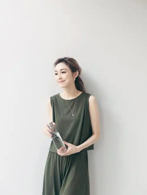 自毁星途范玮琪:曾背刺张韶涵截胡代言,因假学历跌落谷底4-度小视