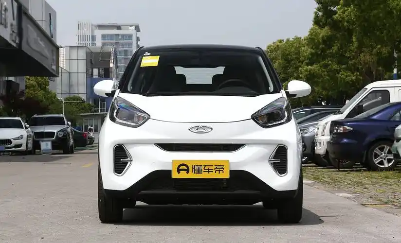外观方面,奇瑞新能源小蚂蚁2023款 真爱 磷酸铁锂 25.