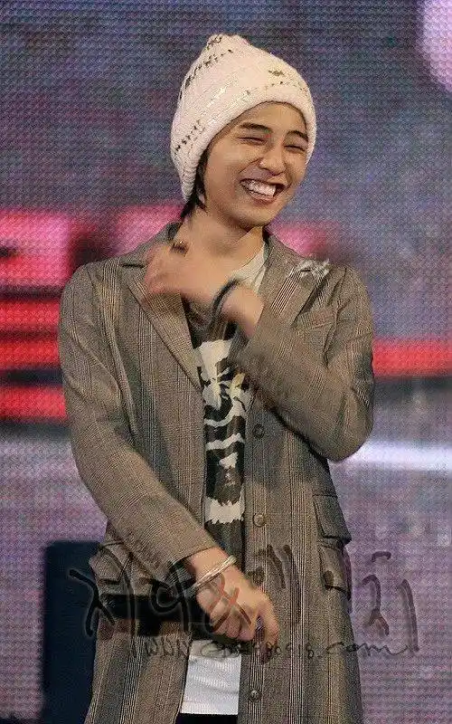 早期权志龙的活动照