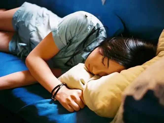 极品性感女神卧室暴露自拍 风骚诱人表情令你饥渴难耐