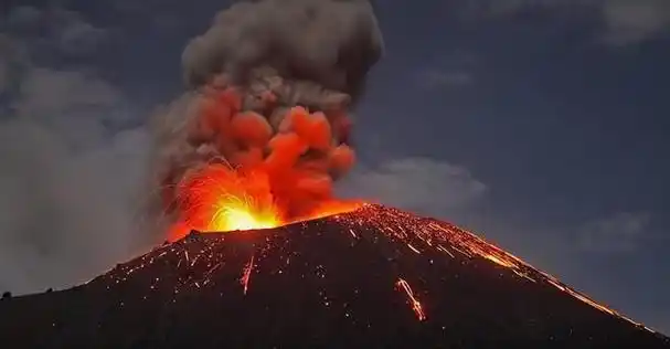 火山灰柱直径约5千米,高20千米,笼罩在火山上空.