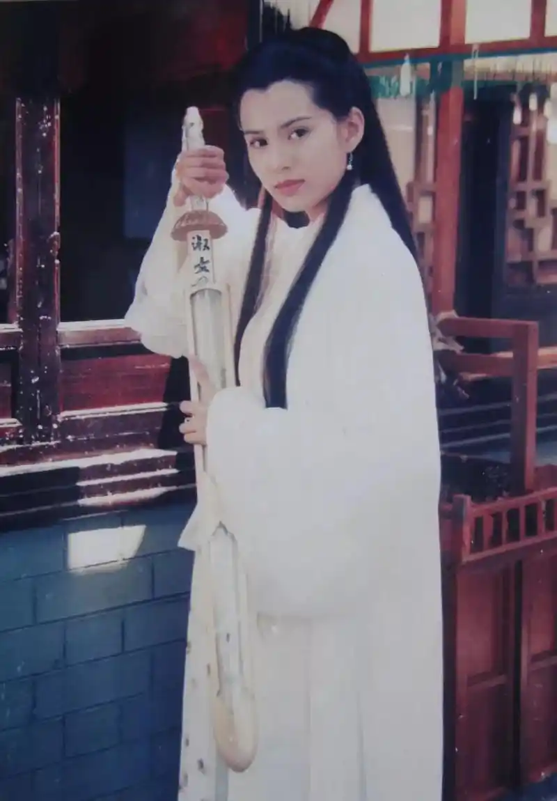 李若彤古天乐23年后再同框,最美"神雕侠侣"颜值依然在线!