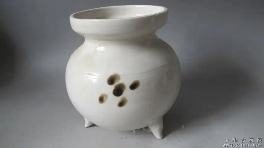 宋代定窑白釉点褐彩三足香炉