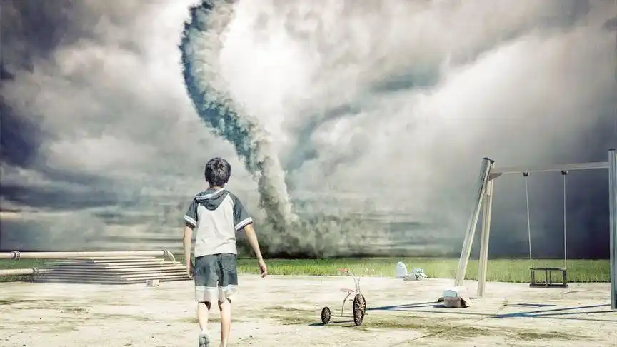 现场模拟龙卷风,逼真效果,孩子看爽了