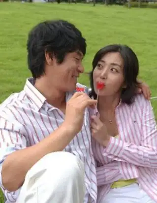 韩国明星宋允儿个人资料简历和老公照片