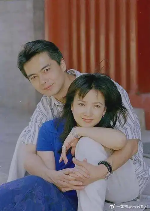 当年,许亚军带"古典第一美女"何情回家,对妻子张晞说:我们离婚吧