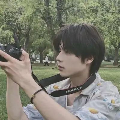 男生头像侧脸阳光高清 阳光帅气男孩qq头像