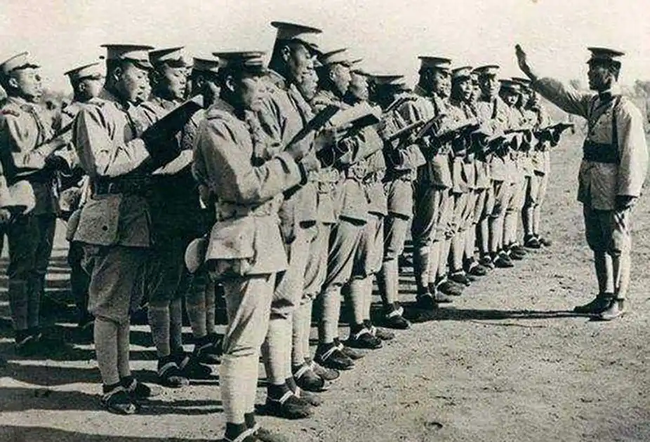 民国时期,北洋政府是如何完善军队抚恤的法规和政策的?