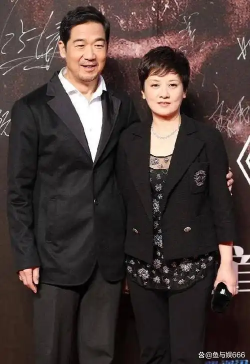 张国立与罗秀春离婚35年,他再婚困惑,她独自牵挂儿子至今!