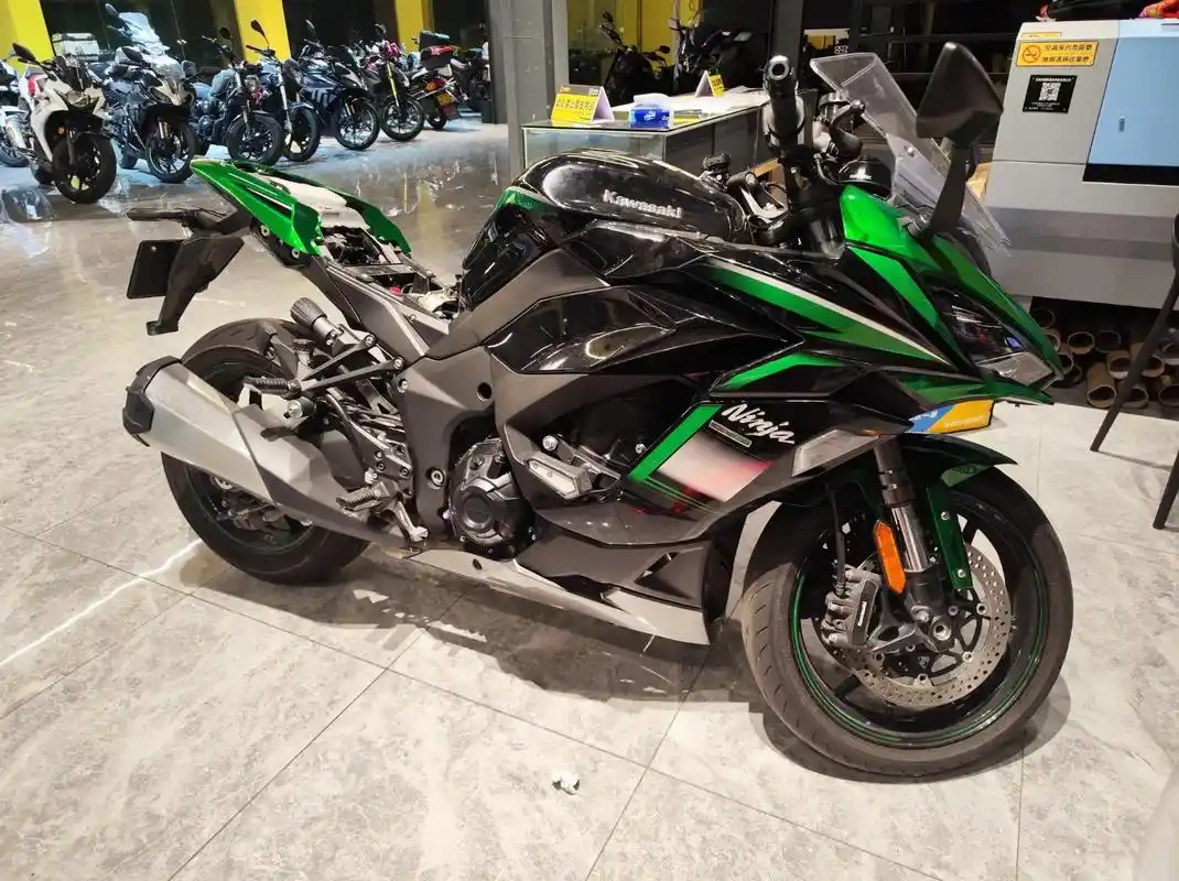 川崎ninja1000sx-绿改黑红拉花.车型:川崎ninj - 抖音