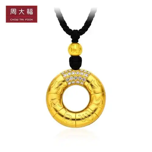 新款周大福传承系列国韵传承福缘安伴足金黄金镶钻吊坠fr1554精品