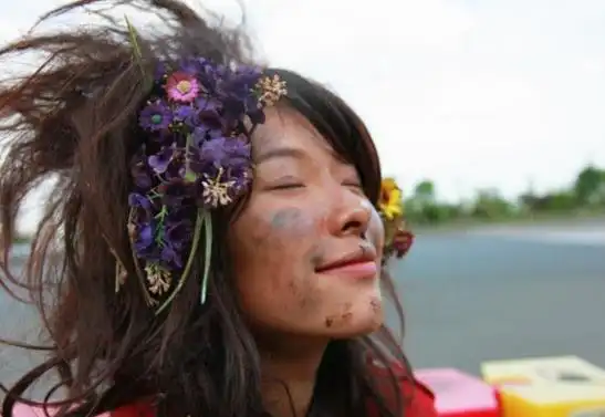 女星乞丐造型pk,关晓彤的最真实,陈瑶的最可爱