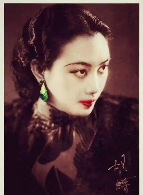 民国时期上海滩演艺圈号称四大美女,大家争睹风采,聚集众多粉丝_徐来