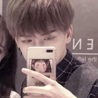 最新手机挡脸一对情头 - 情侣头像 - 潮人个性网