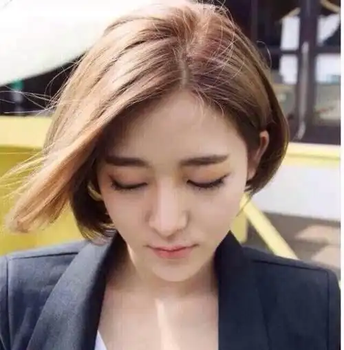 偏分头女生短发好看吗?