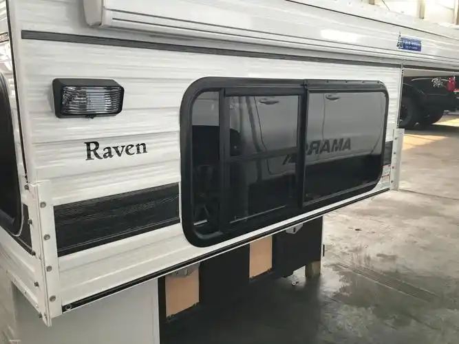 实用款fourwheelcampers皮卡背驮房箱内部配置大揭秘