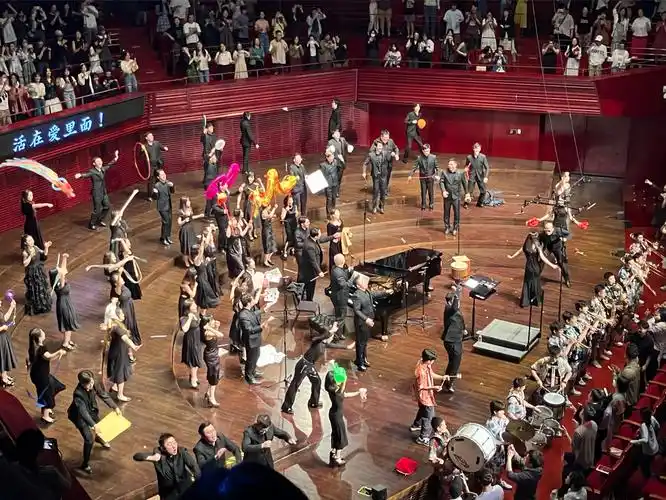 0421上海彩虹室内合唱团《活在爱里面》返场