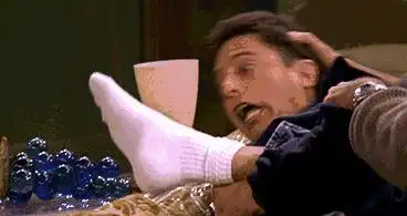 38岁男子闻臭袜子竟然致肺部感染