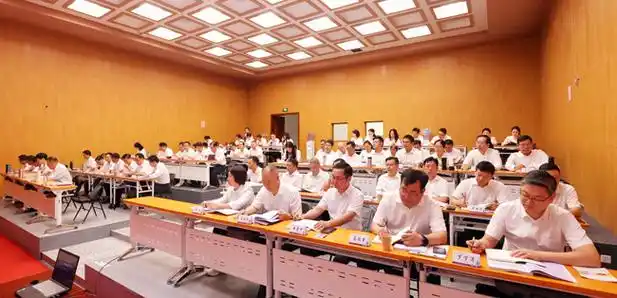 广西烟草专卖局公司举办第二期领导干部专业化能力提升培训班