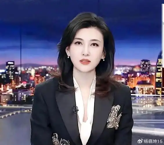 央视当家花旦李红出身农村辍学逃婚后一路励志一路歌