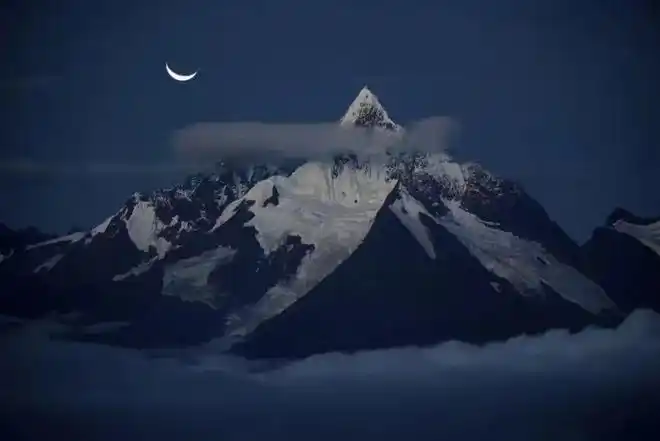 40岁之后她总是独自回到山林中