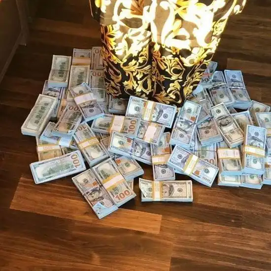 炫富无止境!梅威瑟金樽饮酒 晒千万珠宝现金