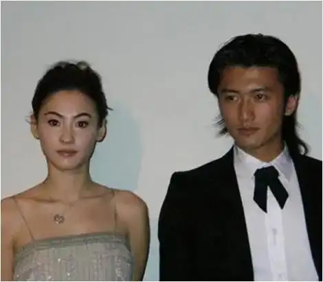 张柏芝打死不说三胎生父与谢霆锋离婚后感情成谜引人猜测