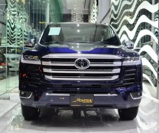 全新丰田兰德酷路泽海外实车 宝石蓝涂装 硬派外观 越野范十足