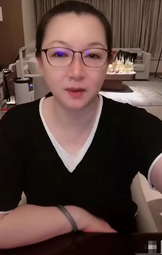 马丽娟笑谈和赵本山婚姻:被甜言蜜语哄上船,又被两个孩子套牢了