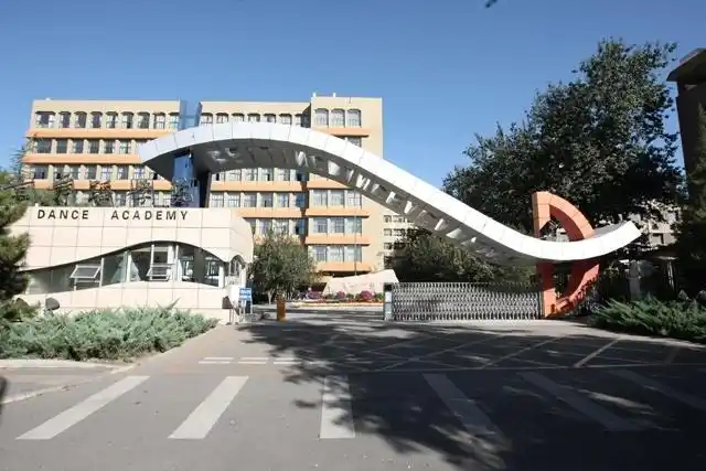 校园景观-北京国际标准舞研修学院--官网