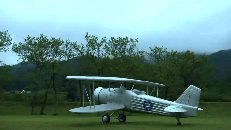 中国工农红军的第一架飞机如何得来