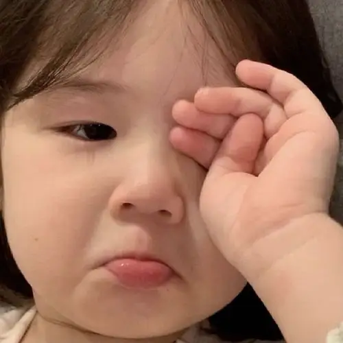 这个小女孩的表情包