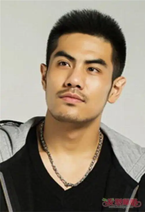 介绍国字脸男生适合什么发型专属国字脸男生的帅气短头发路线