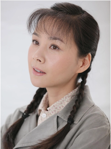 内地著名女演员何琳旧照_高清图集_新浪网