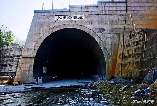 成昆复线小相岭隧道