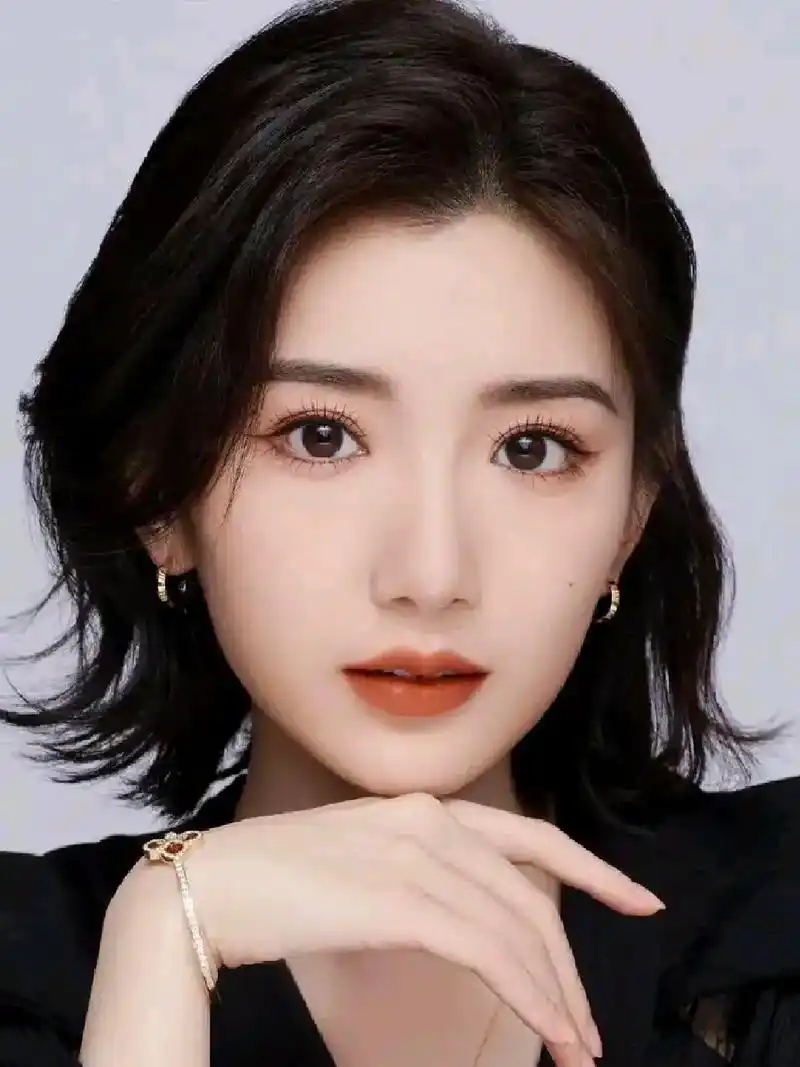 毛晓彤#盛世美颜 #明星图片#性感可爱 @dou 上热门  - 抖音