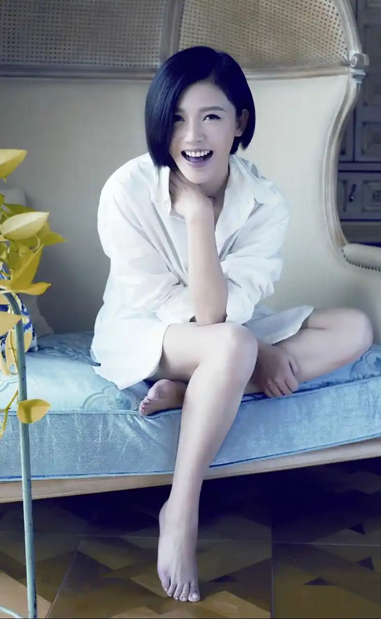 杨子珊,1986年出生于江苏,曾与鹿晗合作出演《重返二十岁》而知名