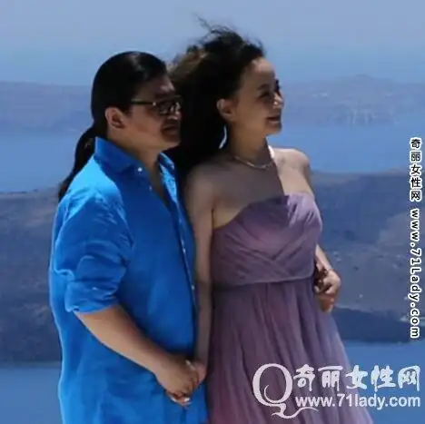 刘欢与妻子现身 闪婚已28年妻子卢璐个人资料曝光