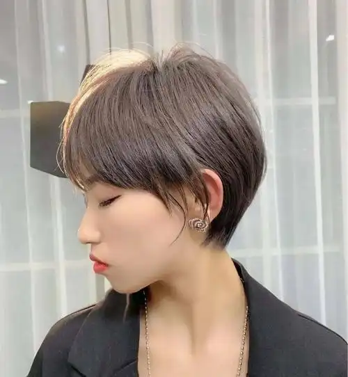 2021流行"秋冬短发",巨显年轻!_暖色