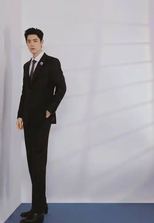 盘点 肖战 那些时尚穿搭 风格百变 每一款都让人移不开眼睛_西装_衬衫