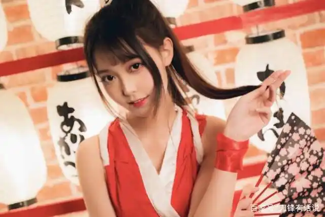 小姐姐cos不知火舞,一双长腿屏幕快放不下,网友:一扇子半管血