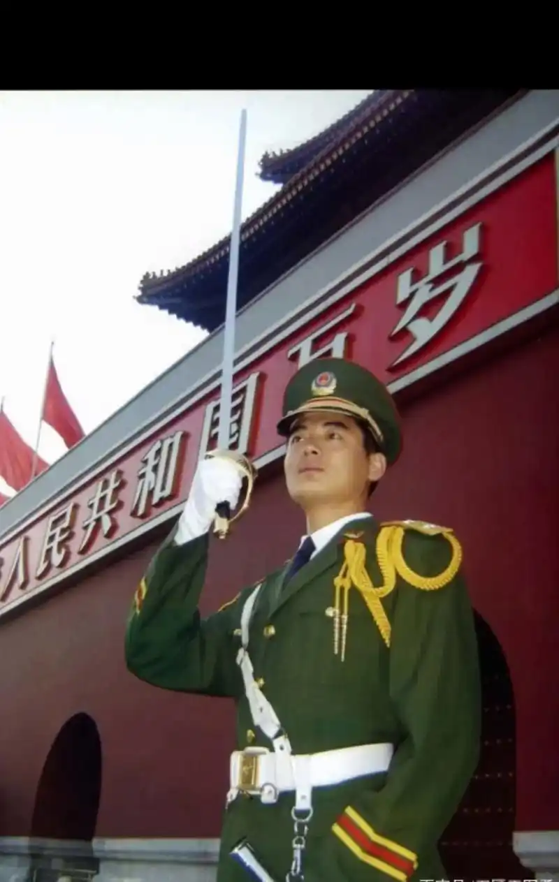 海陆空三军仪仗队指挥刀:需要收藏的联系我 - 抖音