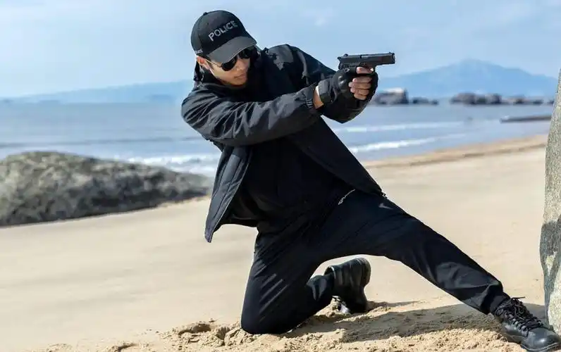 新款警用战术冲锋衣测评