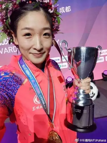 福原爱恭喜刘诗雯# @刘诗雯sunny 在2019年. 来自新浪体育 - 微博