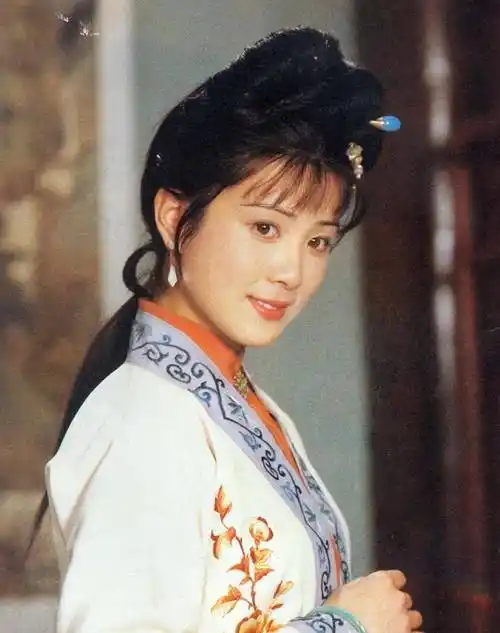 傅艺伟的毁灭史:从"最美妲己"到"阶下囚",她经历了什么?