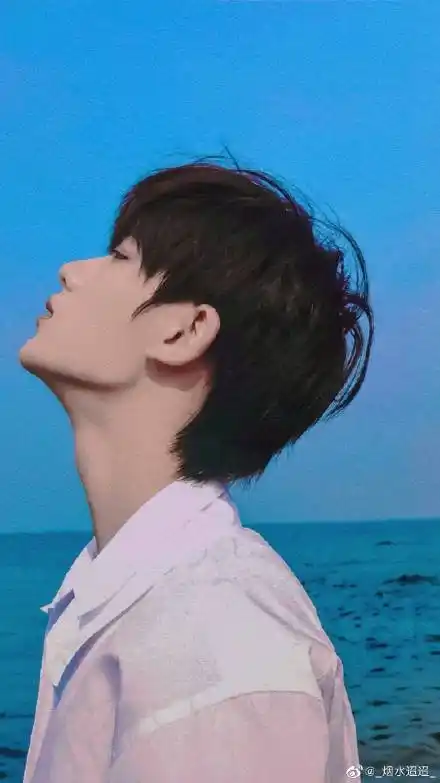 67@吃瓜追剧打豆豆说:丁程鑫#丁程鑫侧颜照# 丁程鑫更新微博晒侧脸